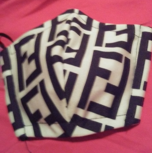 Small medium and large 3 layer face mask - Picture 8 of 16